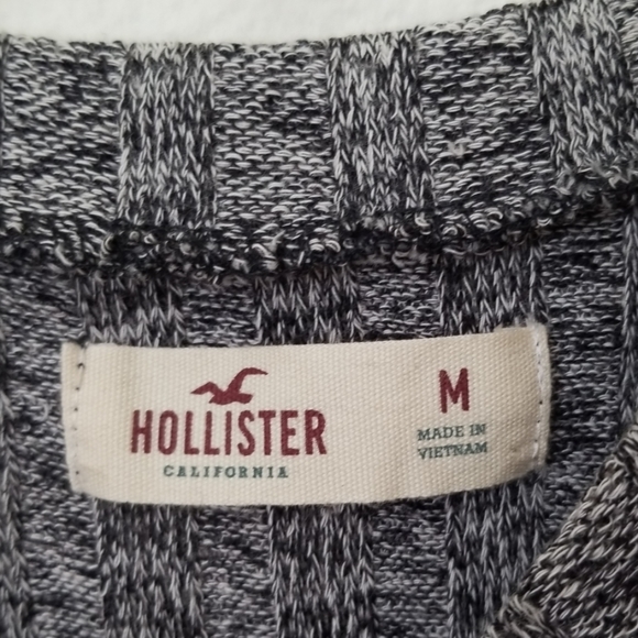 Cable Knit Black and Grey High Neck Tank Size: M - Picture 3 of 4